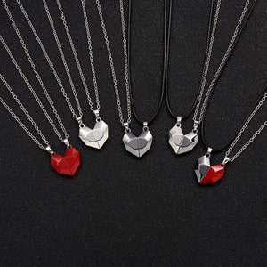 Heart-shaped Magnet Necklace: Creative Design