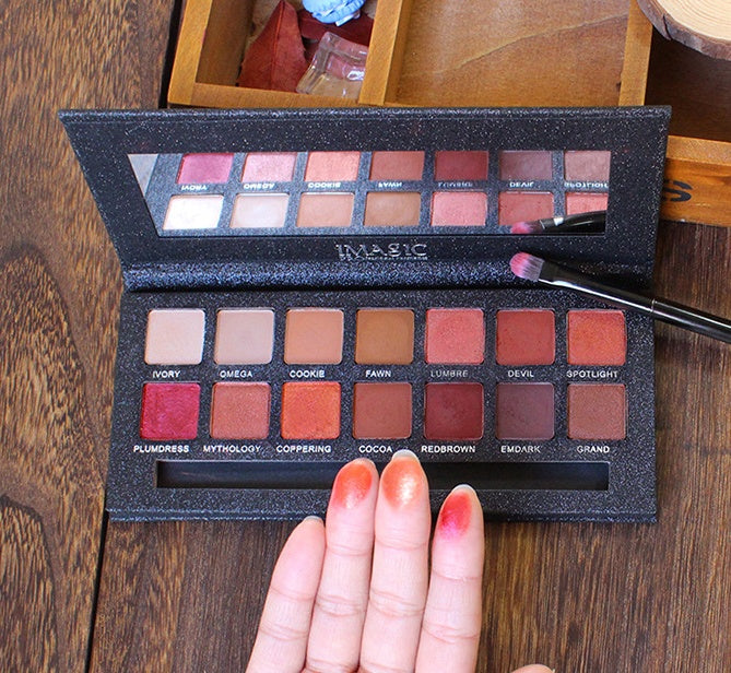 14-Color Eyeshadow Palette for Cool and Warm Complexions