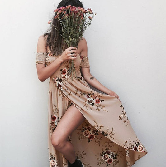 Bodenlanges Kleid im Boho-Stil für Damen mit offenen Schultern 