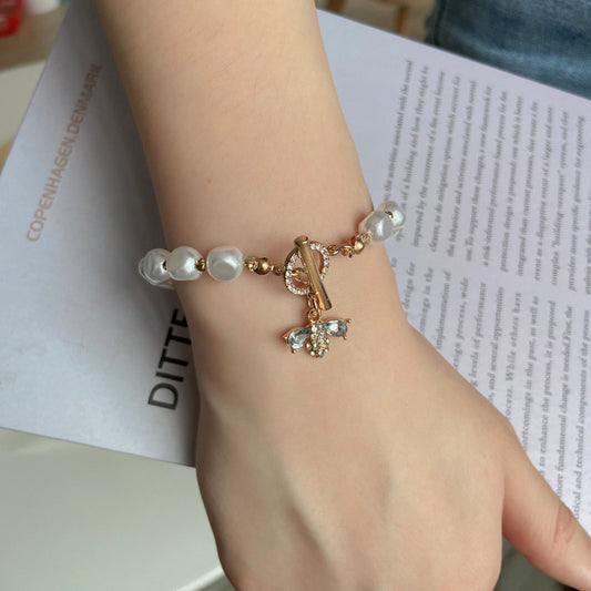 Exquisite Pearl Pendant Bracelet: Classic Anniversary Gift