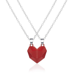 Heart-shaped Magnet Necklace: Creative Design