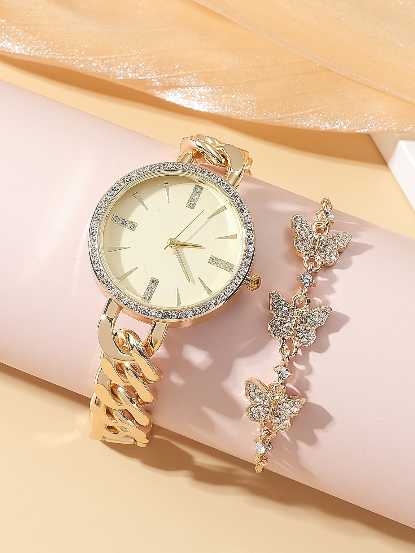 Women's Watch With Rhinestones And Chain Strap