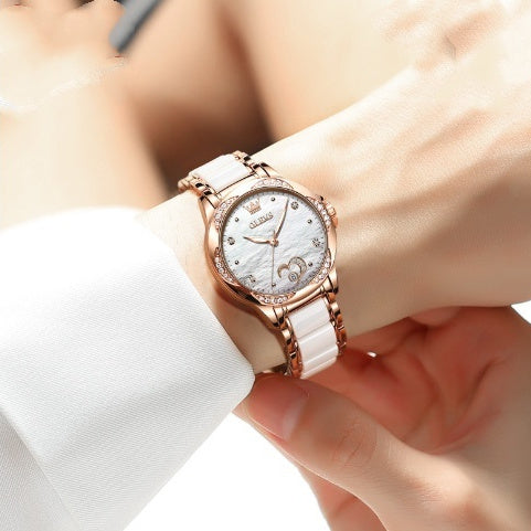 Casual Women's Rhinestone Watch With Colored Dial