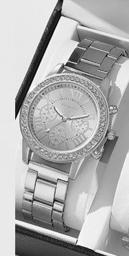 Geschenkset für Damen mit Armbanduhr und Anhänger