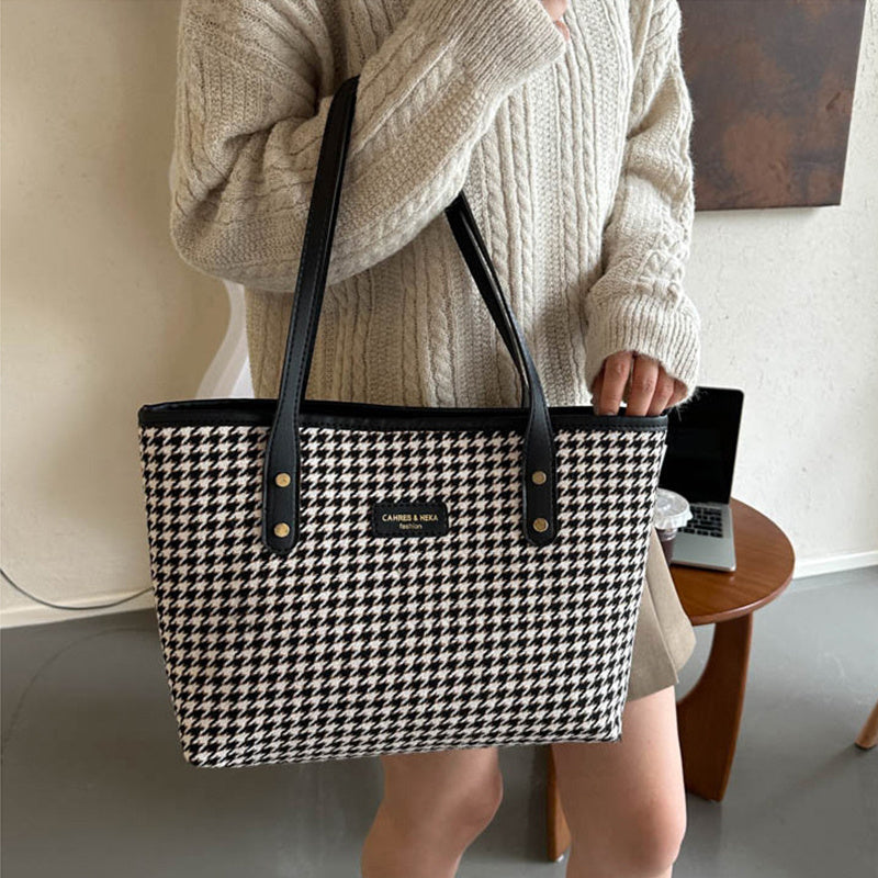 Houndstooth Shoulder Bag - Winter Fashion Commuting Handbag for Women